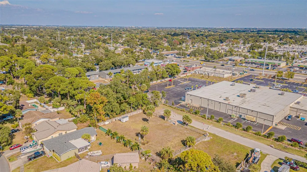 7598 90TH STREET Seminole, FL 33777