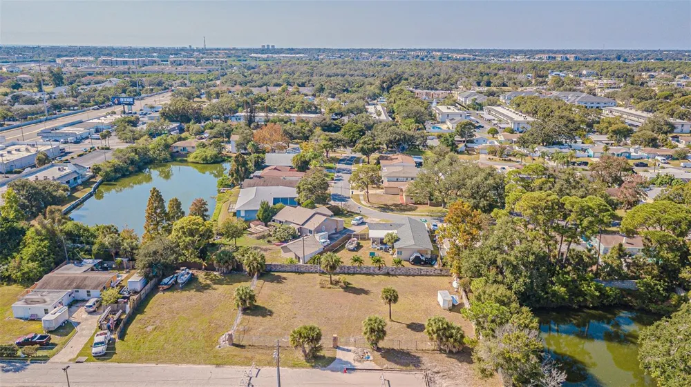 7598 90TH STREET Seminole, FL 33777
