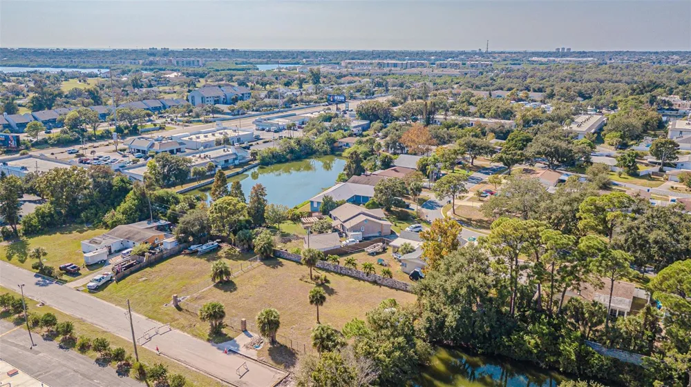 7598 90TH STREET Seminole, FL 33777