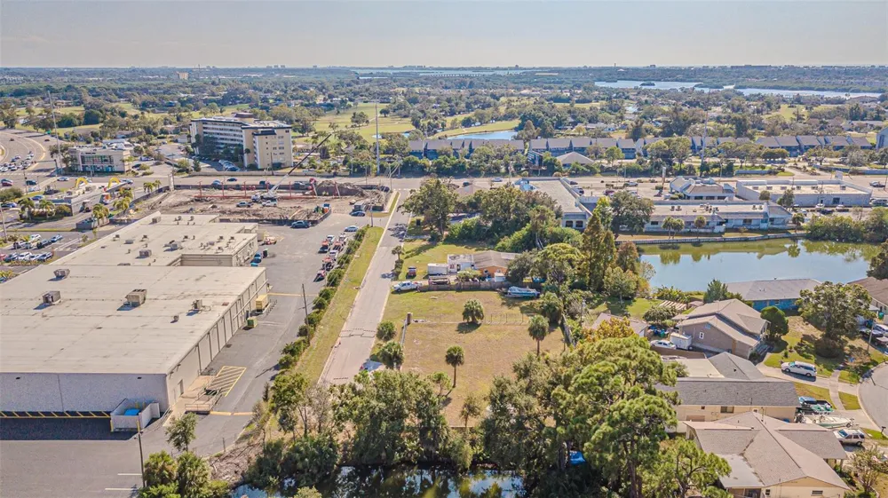 7598 90TH STREET Seminole, FL 33777
