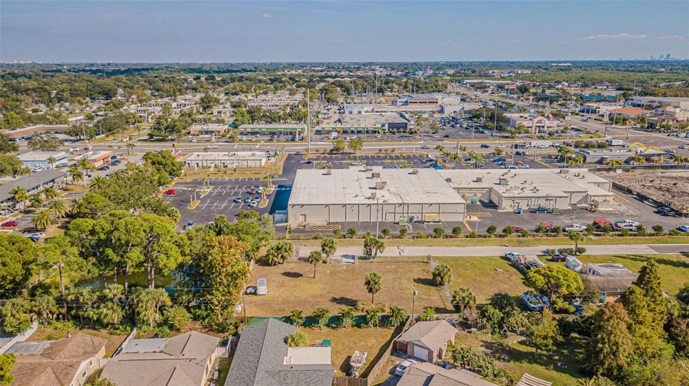 7598 90TH STREET Seminole, FL 33777