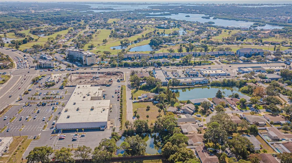 7598 90TH STREET Seminole, FL 33777
