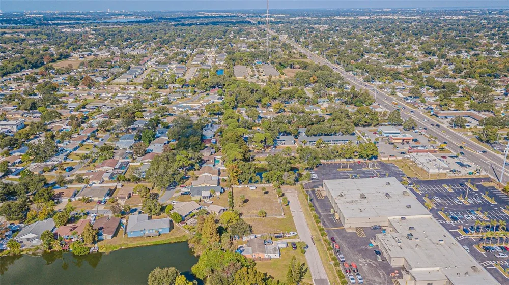 7598 90TH STREET Seminole, FL 33777