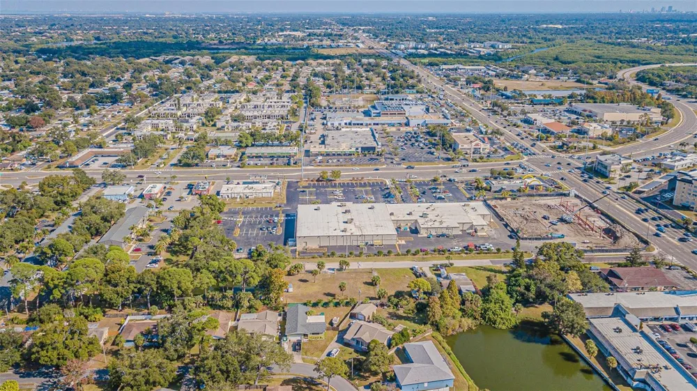 7598 90TH STREET Seminole, FL 33777