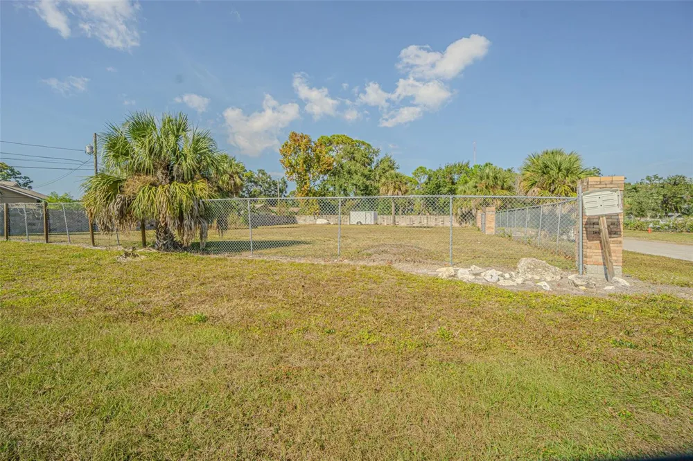 7598 90TH STREET Seminole, FL 33777