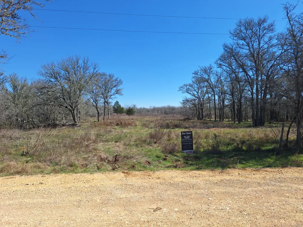 1554 Father Anderds Loop Flatonia, TX 78941