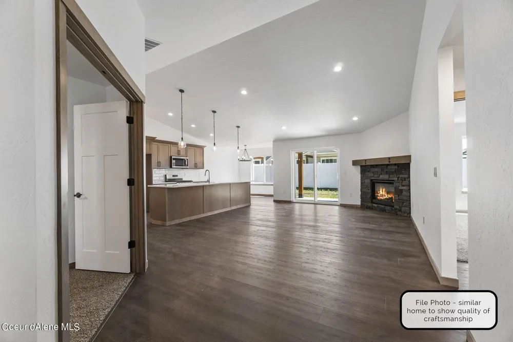 8989 W Swather Avenue Rathdrum, ID 83858