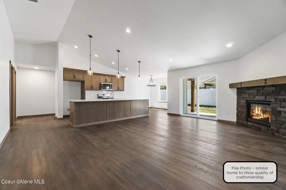 8989 W Swather Avenue Rathdrum, ID 83858