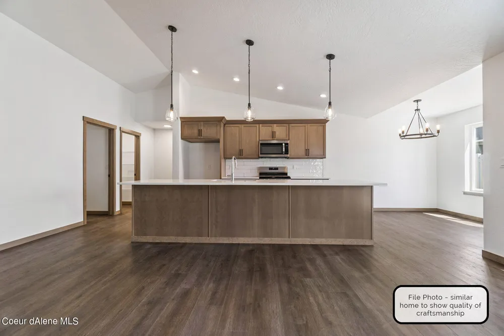8989 W Swather Avenue Rathdrum, ID 83858