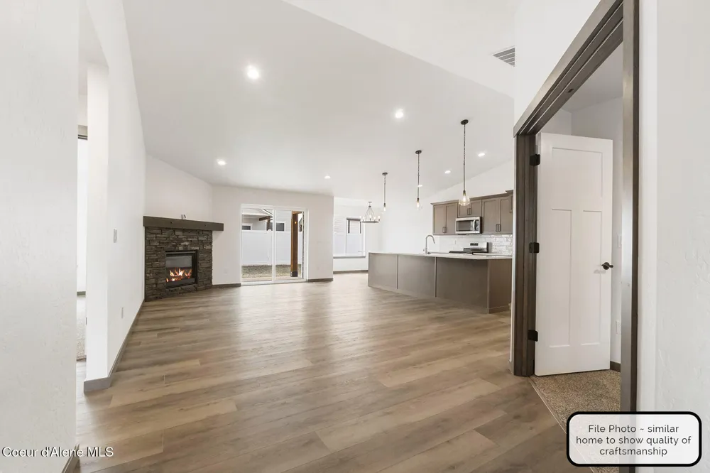8989 W Swather Avenue Rathdrum, ID 83858