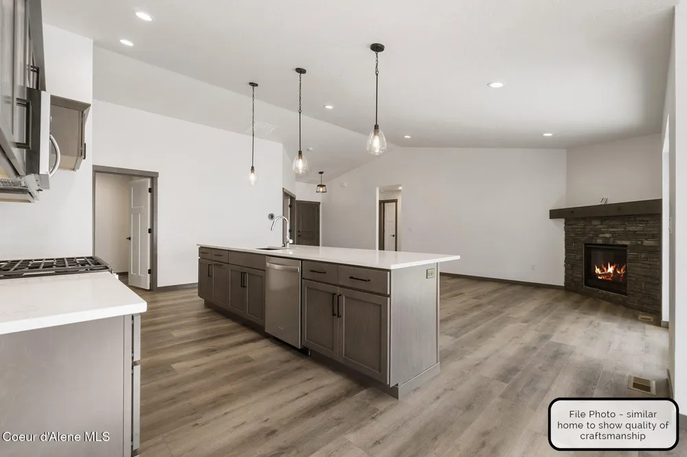 8989 W Swather Avenue Rathdrum, ID 83858