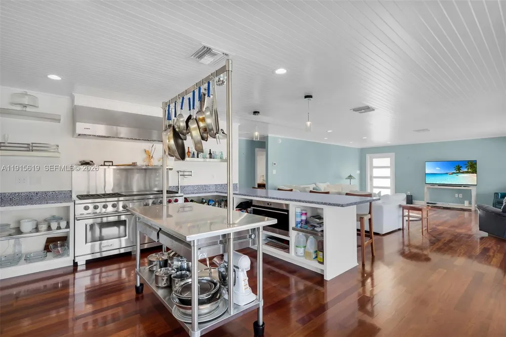 232 W Seaview Dr Duck, FL 33050