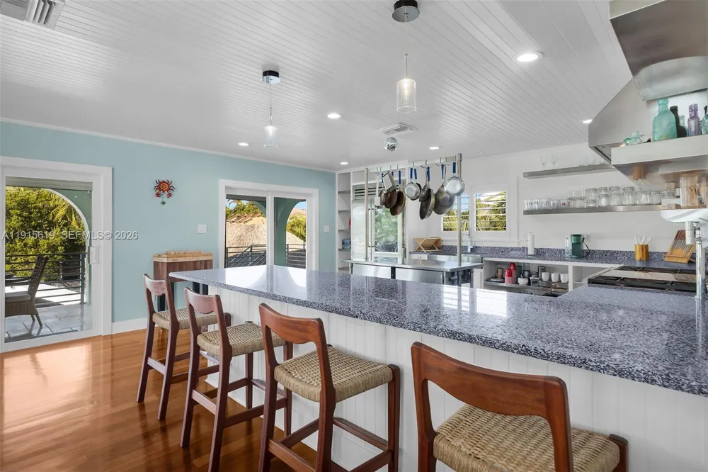 232 W Seaview Dr Duck, FL 33050