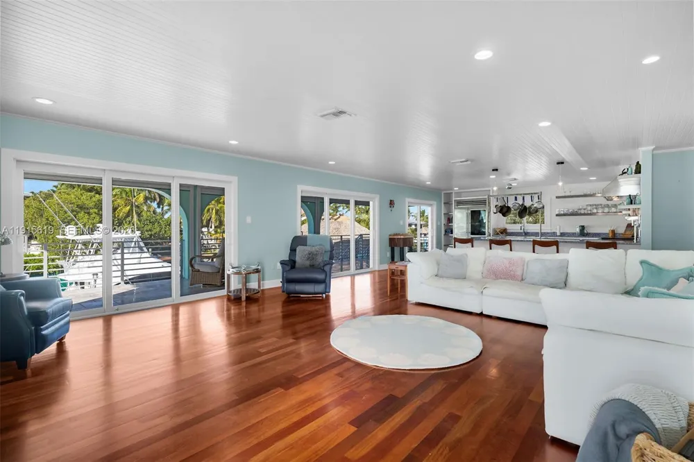 232 W Seaview Dr Duck, FL 33050