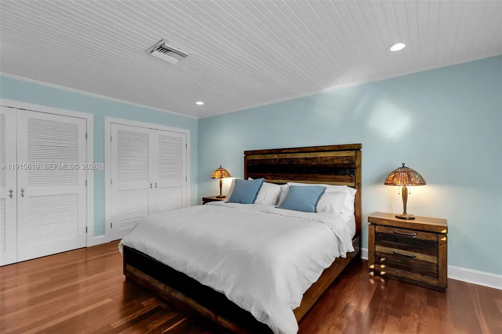 232 W Seaview Dr Duck, FL 33050