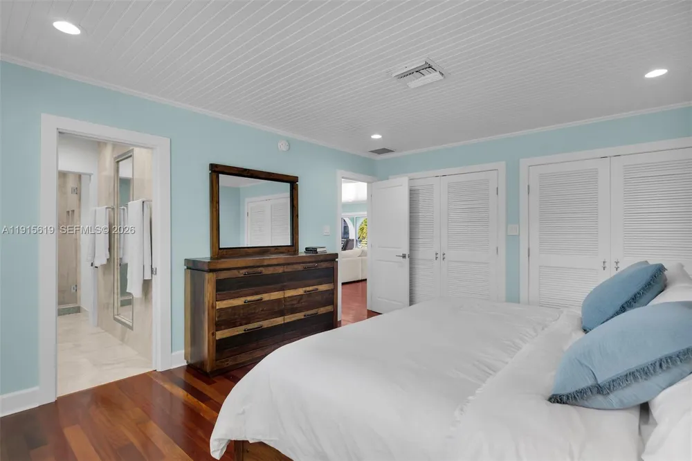 232 W Seaview Dr Duck, FL 33050