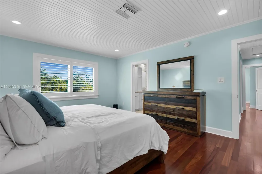 232 W Seaview Dr Duck, FL 33050