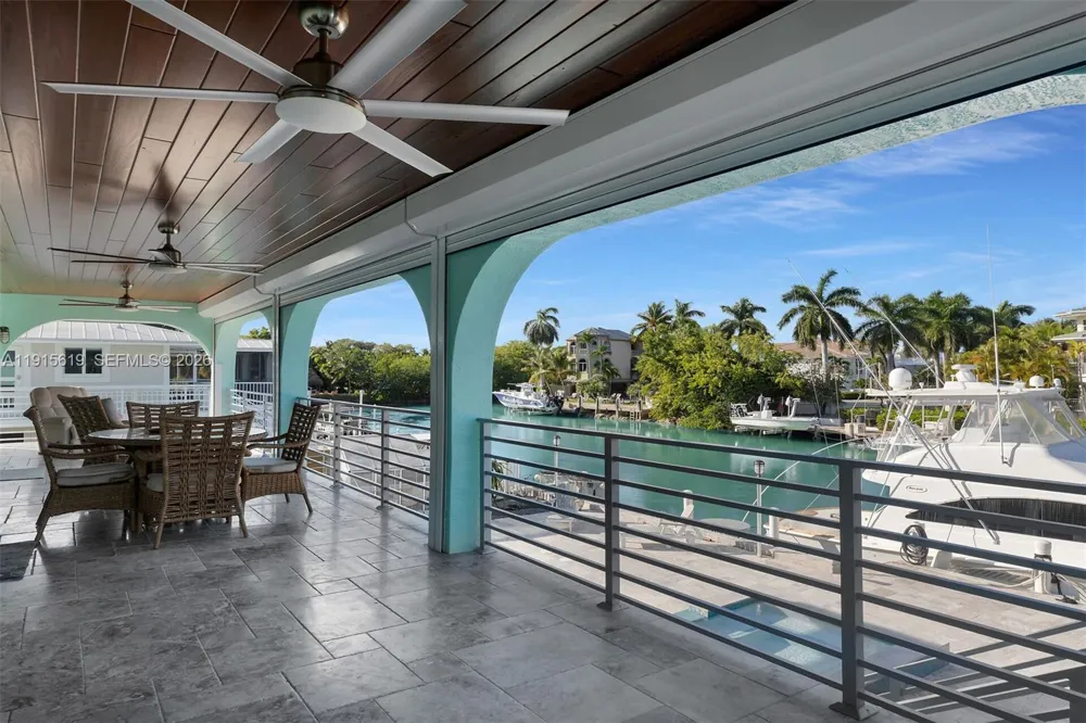 232 W Seaview Dr Duck, FL 33050