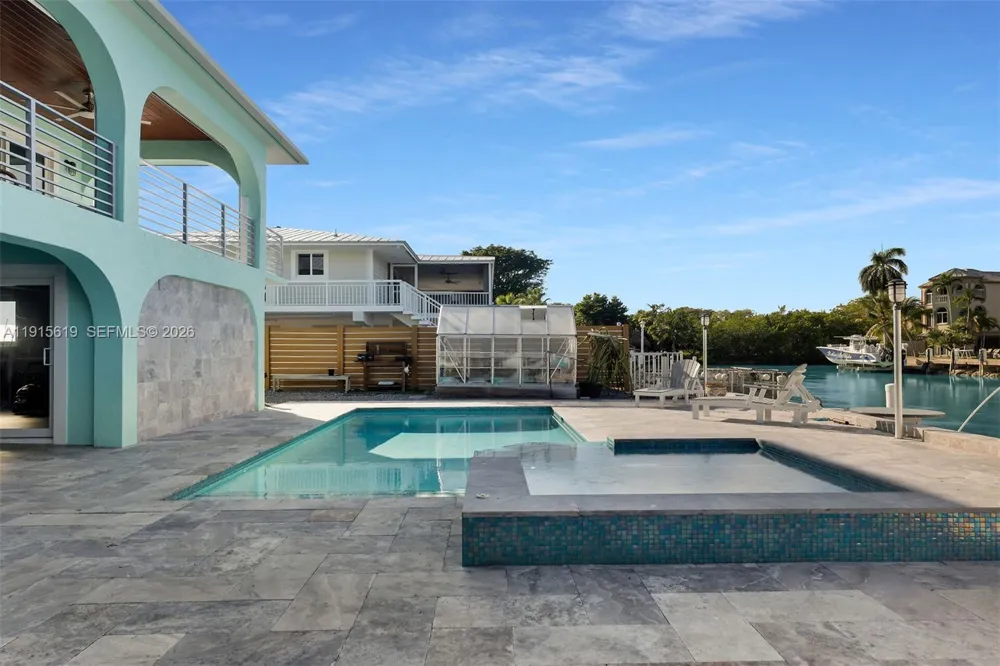 232 W Seaview Dr Duck, FL 33050