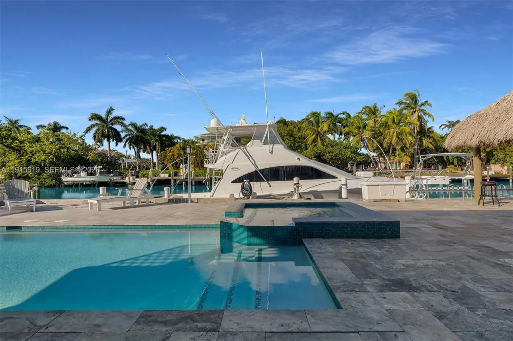 232 W Seaview Dr Duck, FL 33050