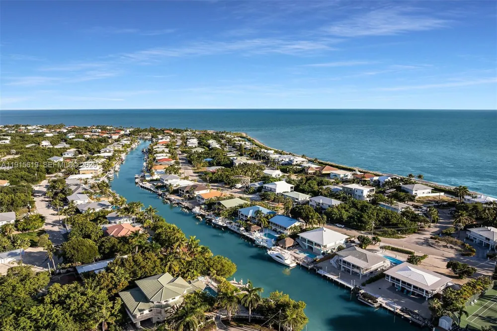 232 W Seaview Dr Duck, FL 33050