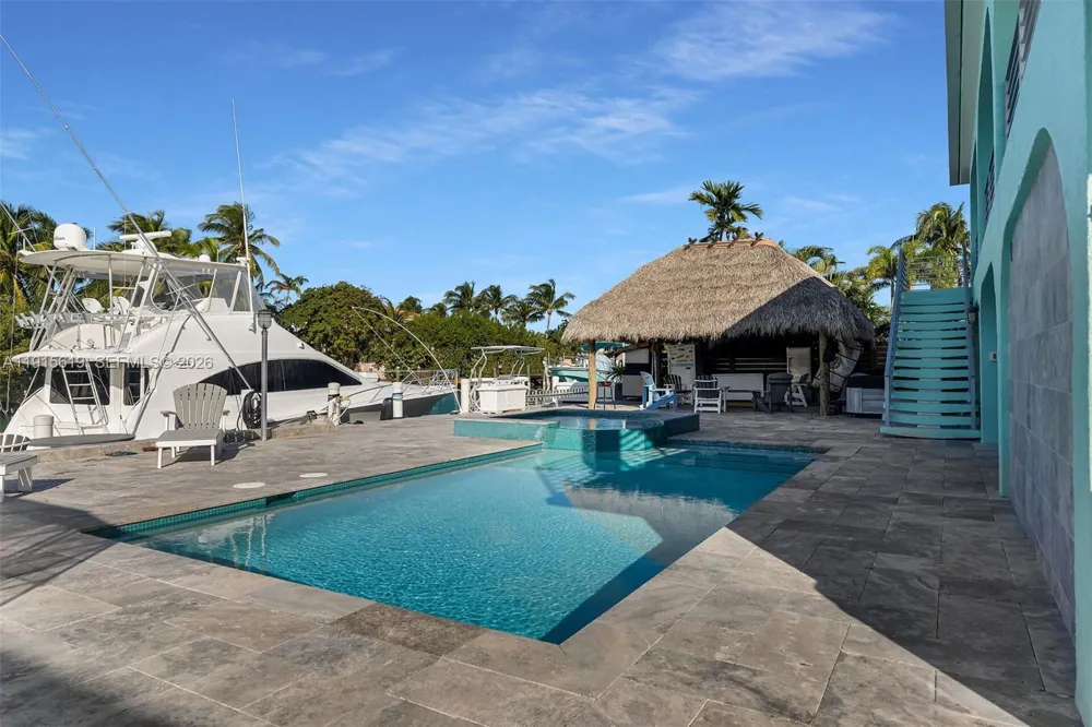 232 W Seaview Dr Duck, FL 33050