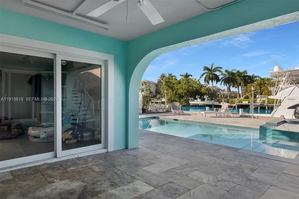 232 W Seaview Dr Duck, FL 33050