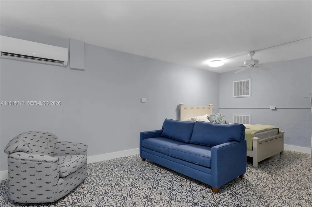 232 W Seaview Dr Duck, FL 33050