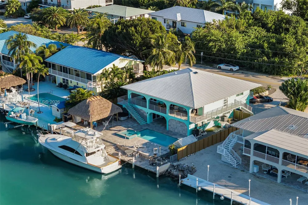 232 W Seaview Dr Duck, FL 33050