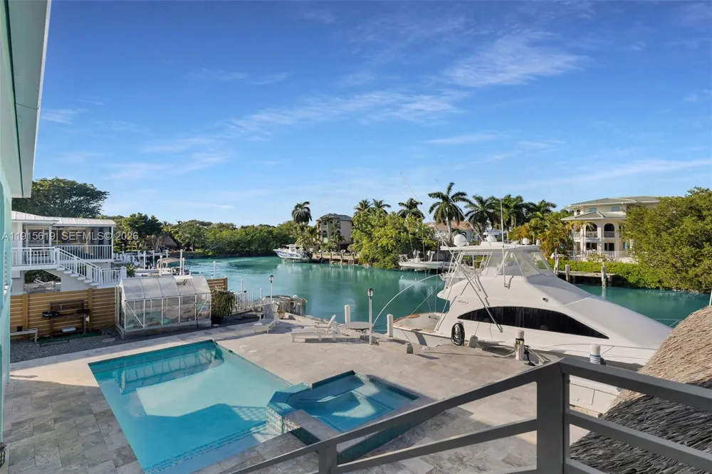 232 W Seaview Dr Duck, FL 33050