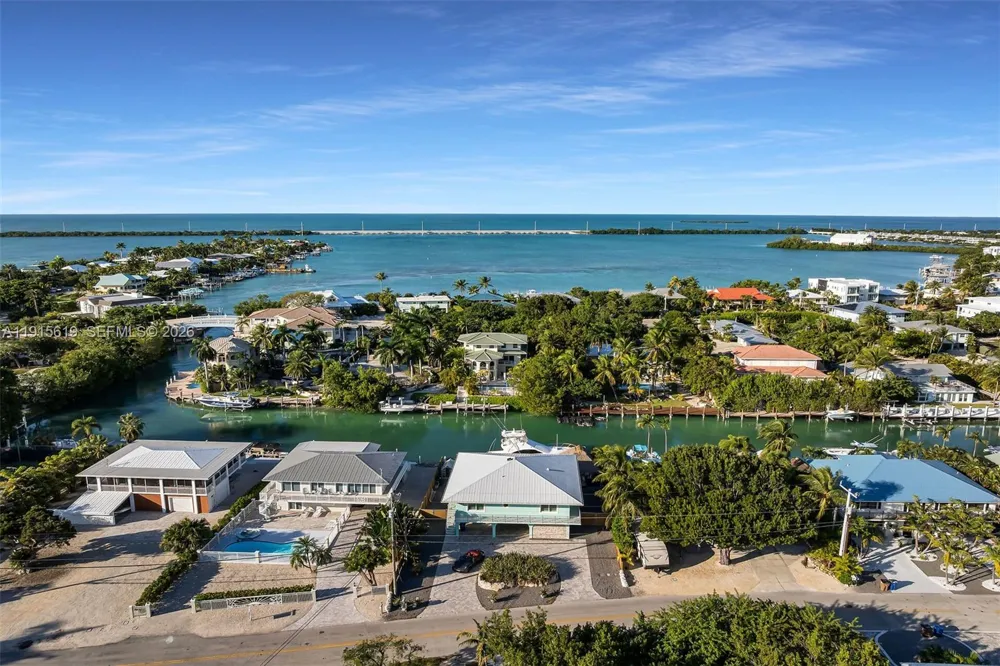 232 W Seaview Dr Duck, FL 33050