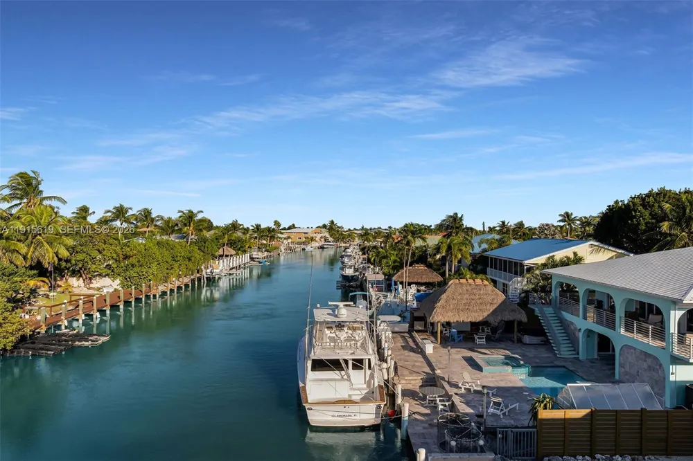 232 W Seaview Dr Duck, FL 33050