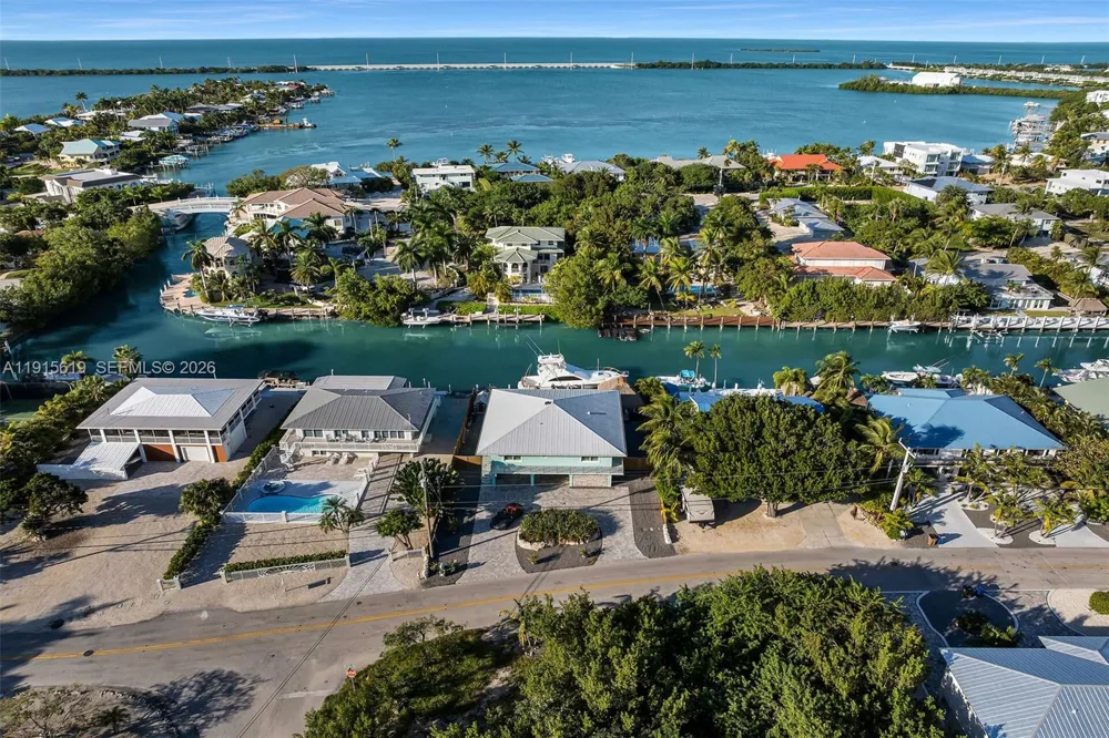232 W Seaview Dr Duck, FL 33050