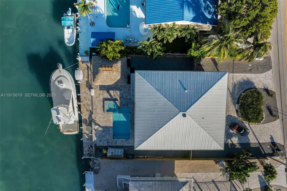 232 W Seaview Dr Duck, FL 33050