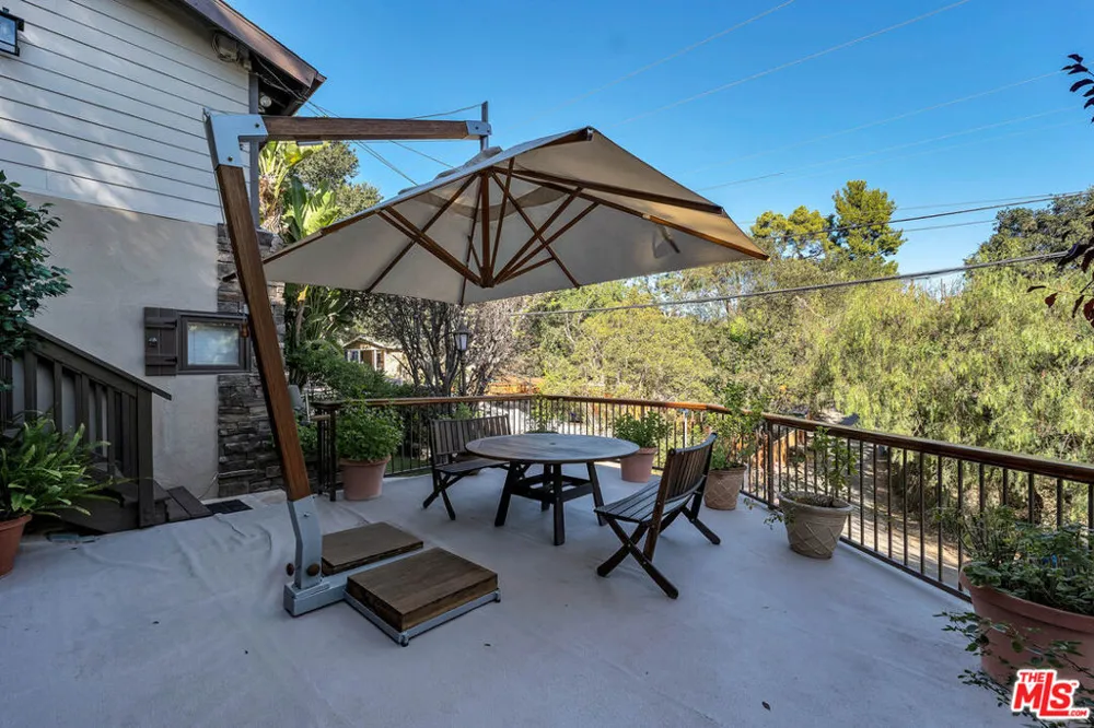 21832 Canon Drive Topanga, CA 90290