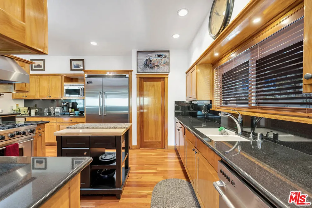 21832 Canon Drive Topanga, CA 90290