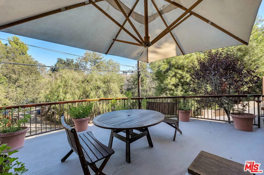 21832 Canon Drive Topanga, CA 90290