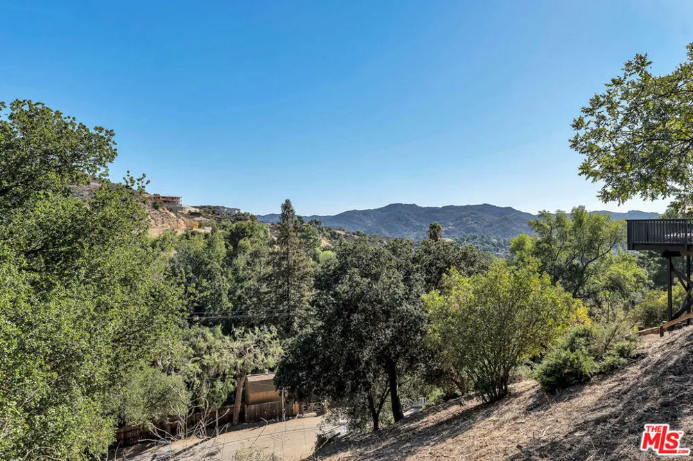 21832 Canon Drive Topanga, CA 90290