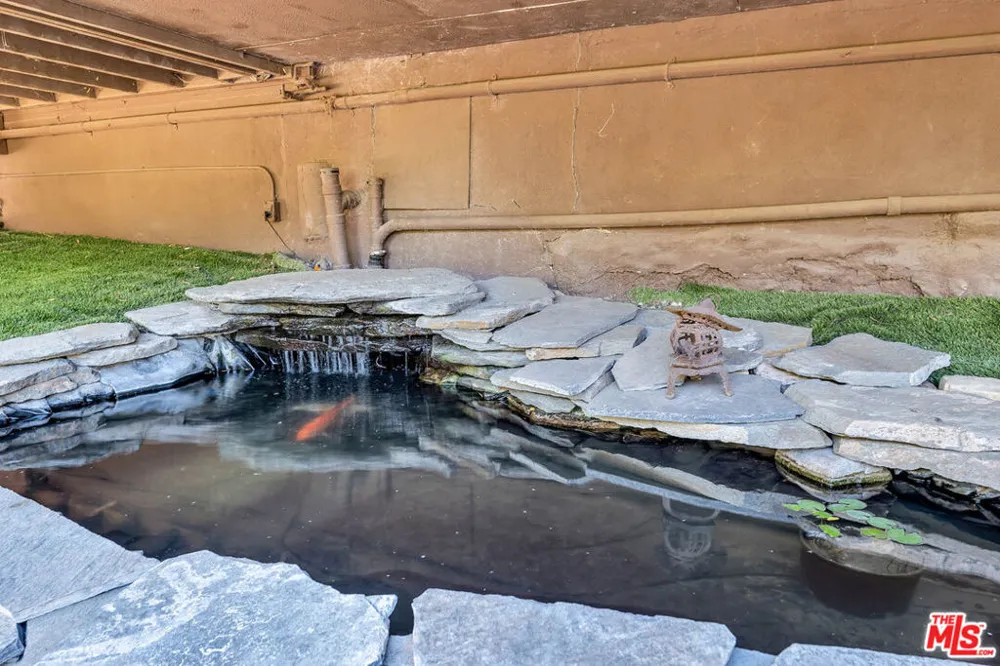 21832 Canon Drive Topanga, CA 90290