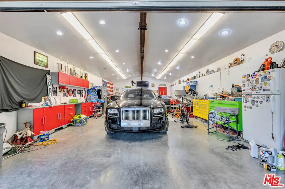 21832 Canon Drive Topanga, CA 90290