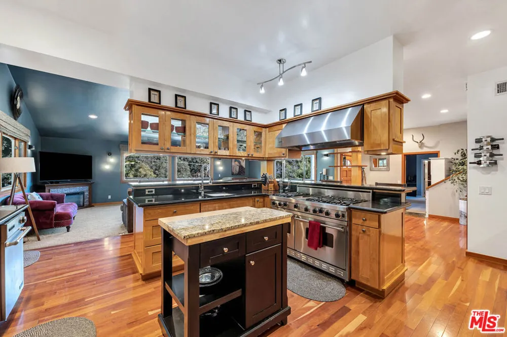 21832 Canon Drive Topanga, CA 90290