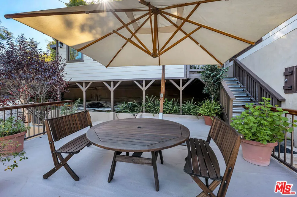 21832 Canon Drive Topanga, CA 90290