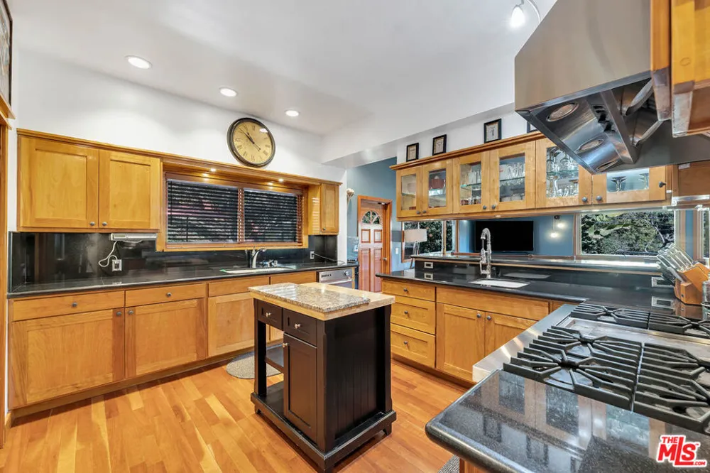 21832 Canon Drive Topanga, CA 90290