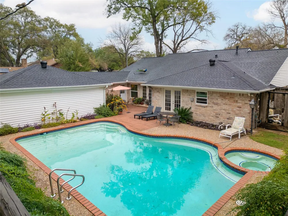 7219 Ridge Oak Drive