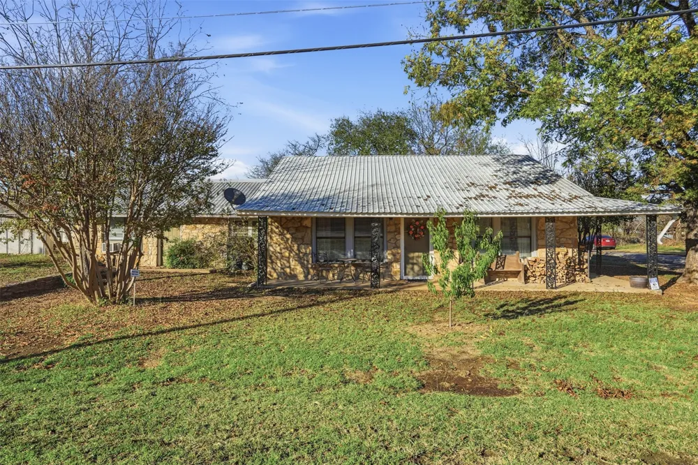 336 S 8th Avenue Palo Pinto, TX 76484