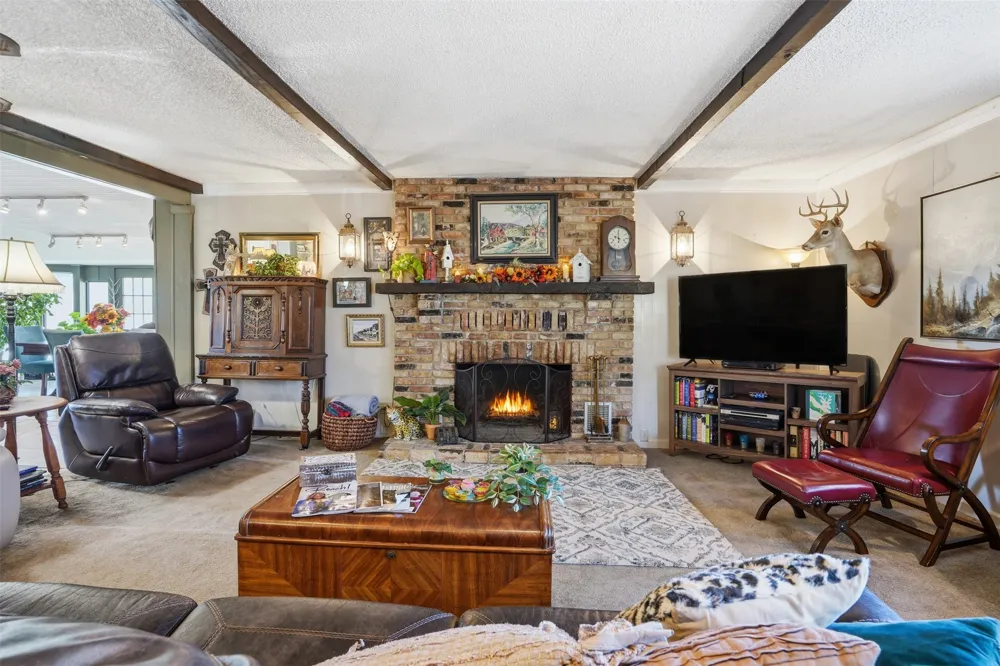 336 S 8th Avenue Palo Pinto, TX 76484