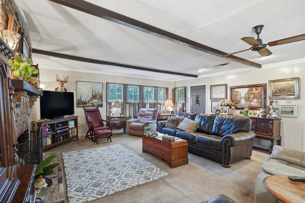 336 S 8th Avenue Palo Pinto, TX 76484