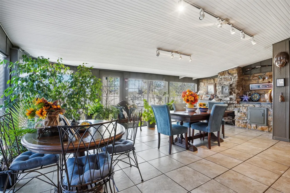 336 S 8th Avenue Palo Pinto, TX 76484