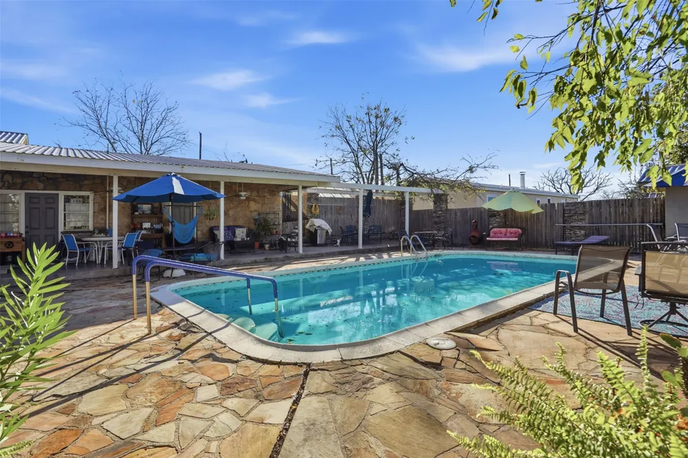 336 S 8th Avenue Palo Pinto, TX 76484