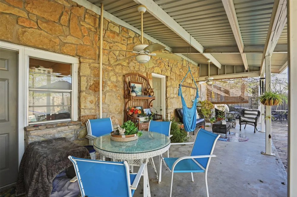 336 S 8th Avenue Palo Pinto, TX 76484
